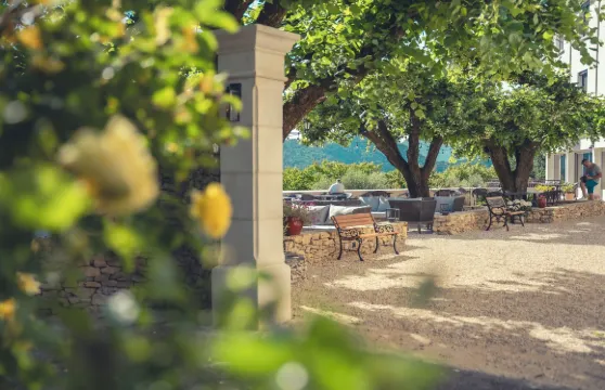 洛吉斯普蘭特文餐廳酒店