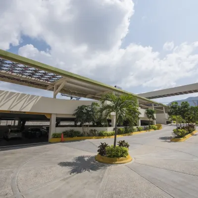 Hotel Palace Inn Hotels near Galerias Plaza