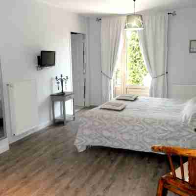 Logis Hôtel les Collines Rooms