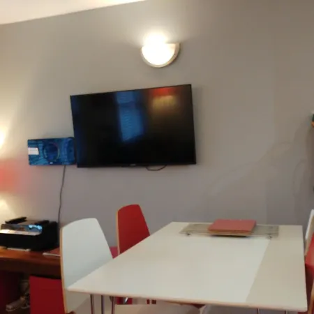 The Bath House Apartments - Free 1st Breakfast - Free Parking