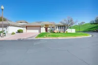 Spacious Mesquite Getaway - 1/2 Mi to Golf Course - parking