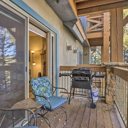 ‘The Chelsea’ Condo w/ Hot Tub & Pool Access!