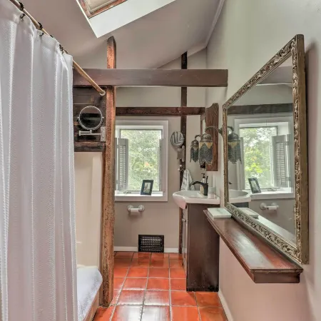 Historic Home in Lambertville Walk to Bridge
