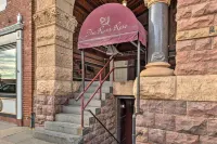 Pet-Friendly Apt 2 Blocks to Riverside Park!