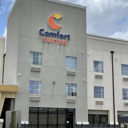 Comfort Suites Lake Charles Отели рядом с достопримечательностью «Север Бич»