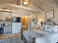 Blue Jay Cottage - Pittsburg Studio on Winery! Hotels in Camp County