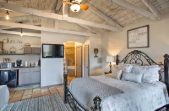 Blue Jay Cottage - Pittsburg Studio on Winery!