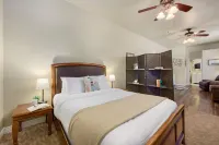 Llama-Stay at Spooky Tooth Ranch – Mtn Views!!