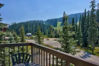 Trappers Landing #30 2 Bedroom Townhouse Hotels in Sun Peaks