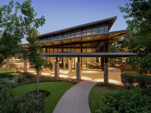 The Woodlands® Resort, Curio Collection by Hilton