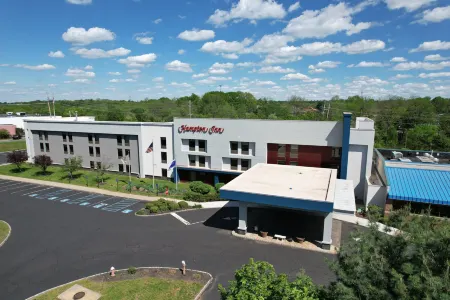 Hampton Inn Flemington Отели в г. Хантердон