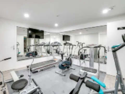 Paris Hotel Hotels in Clichy