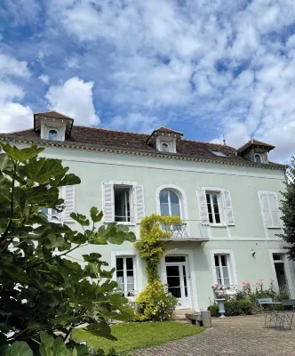 Villa Clément Appart'Hotel St Clément Proche de Sens Hotels in Sens