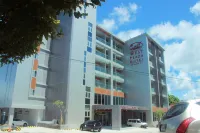 West Plaza Hotel at Lebuu Street Hotels near Malakal Island