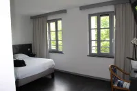 Le Tout VA Bien Hotels in Moissac