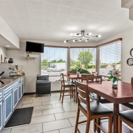 Americas Best Value Inn and Suites Williamstown