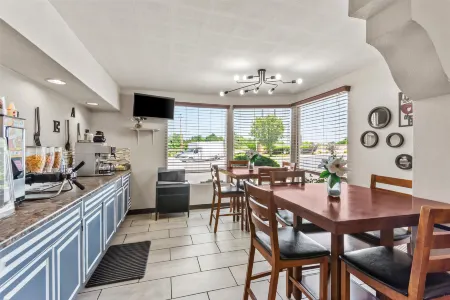 Americas Best Value Inn and Suites Williamstown