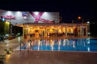 Limapark Hotel - Pools