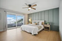 Lakeside Getaway - Games, HotTub & Space to Gather - Pools