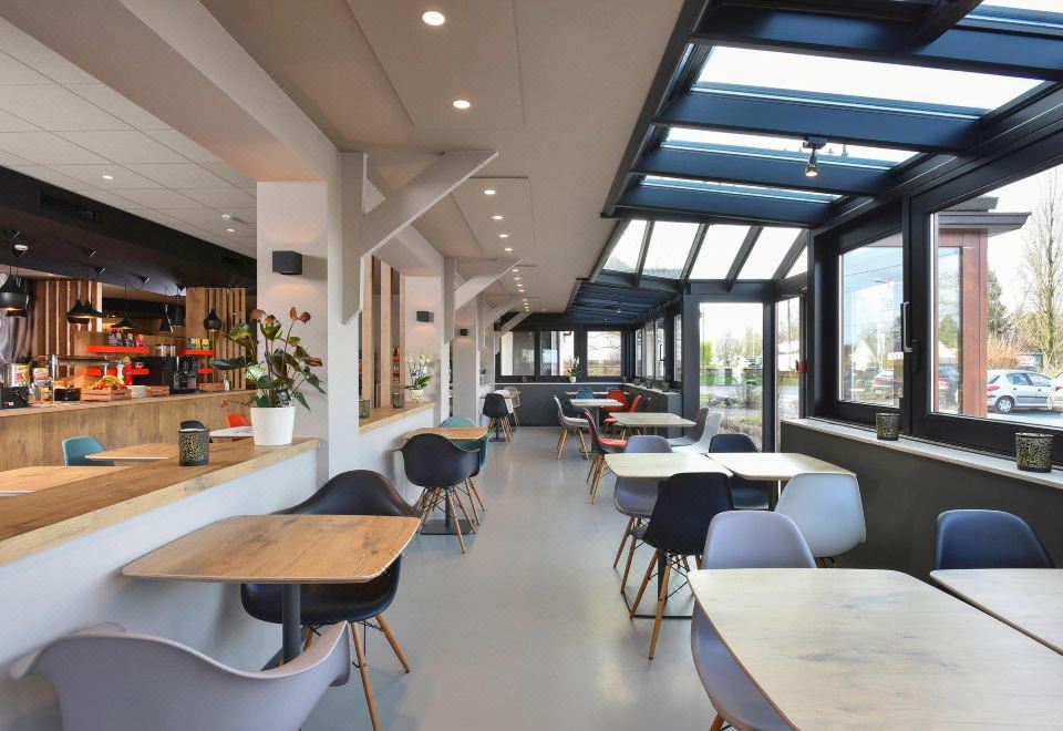 이비스 샤를루아 에어포트 브뤼셀 사우스 객실