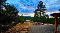 Rustic Oak Log Cabin in the Ponderosa Pines great for a quiet get away.