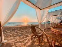 Saint Tropez Beach Hotel - Beach