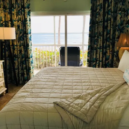 Escape to Paradise – Beautiful & Budget-Friendly Condo!