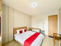 RedDoorz Syariah Near Maguwoharjo Yogyakarta - 2-Star