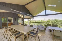 Luxurious Mountain Retreat w/ Long Range Views! - Homestays