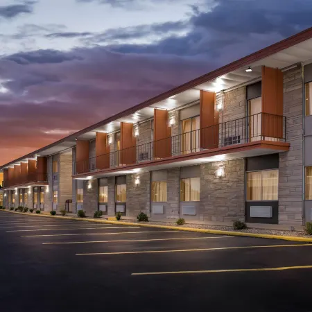 Travelodge by Wyndham Bloomington