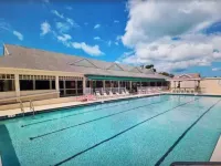 Island Living on Longboat Key 3 minute walk to the beach!