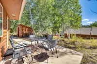 Cabin in Eleven Mile Village w/ Patio & Gas Grill! - 3 tähden