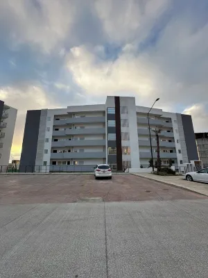 3BR Oceanview retreat with AC, Sleep 8, Gated, Top floor, Pool, Security 24/7