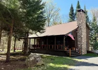 3 Bedroom, 2 Bath Secluded Old Forge Log Cabin Các khách sạn ở Old Forge