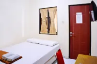 Urbanview at Nalaya Homestay Mataram Hotels near Al-Azhar Islamic University of Mataram