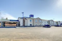 Cobblestone Hotel & Suites - Salem Hotels in Washington Township