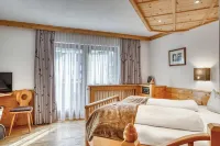 Hotel Alpenstolz Hotel di Matrei am Brenner