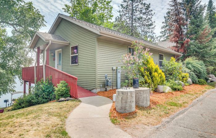 Pet-Friendly Wisconsin Cabin on Lake w/ Fire Pit!