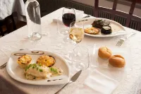 The Originals City Hôtel le Cheval Rouge Tours Ouest Hotels in Sache