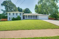 1 Mi to Train: ATL Area Apt w/ Patio & Shared Yard Hotels in East Point