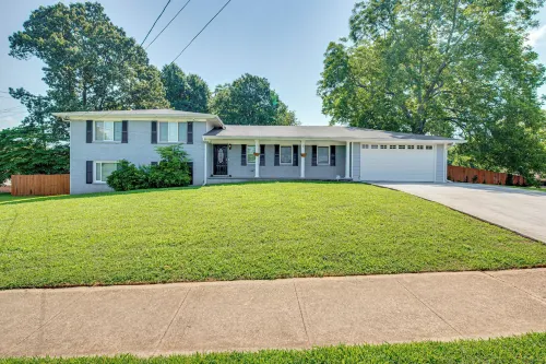 1 Mi to Train: ATL Area Apt w/ Patio & Shared Yard Hotel a East Point