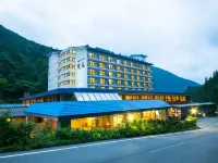 Okuhida Garden Hotel Yakedake Hotels near West Hotaka Station Exit