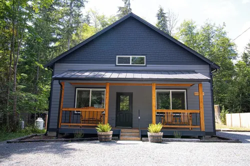 Plan for Fall Now! Sleeps 8 - Hot Tub - Fire Pit