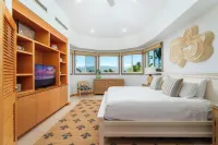 Grand Hawaiian Retreat–Volcano & Golf Course Views, Beach Club, Pool, Golf Carts