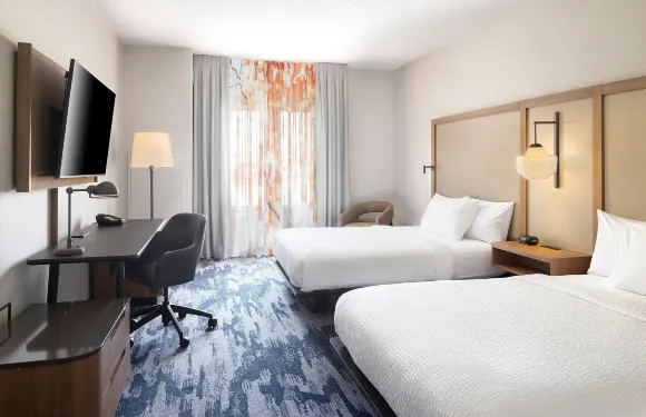 布法羅機場萬楓酒店及套房