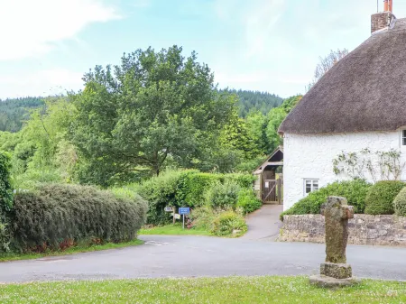 Little Gate Cottage Отели в г. Ньютон-Эббот