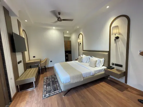 Hotel Temple City by Novelty