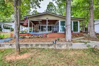 Eatonton Getaway on Lake Sinclair w/ Dock! - 3-Star