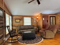 3 bedroom log cabin the lake plus a guest house.  30 mintues from Traverse City Hotel a Fife Lake Township