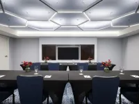 Graduate by Hilton Dallas Отели рядом с достопримечательностью «Вокзал Мокингбёрд»